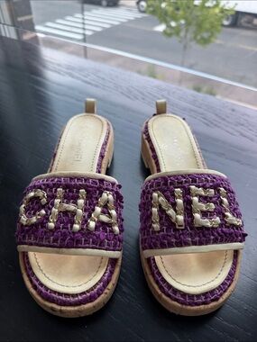 CHANEL Purple Tweed & Cork Woven Chain Logo Slides / Sandals / Mules, 37.5 💜
